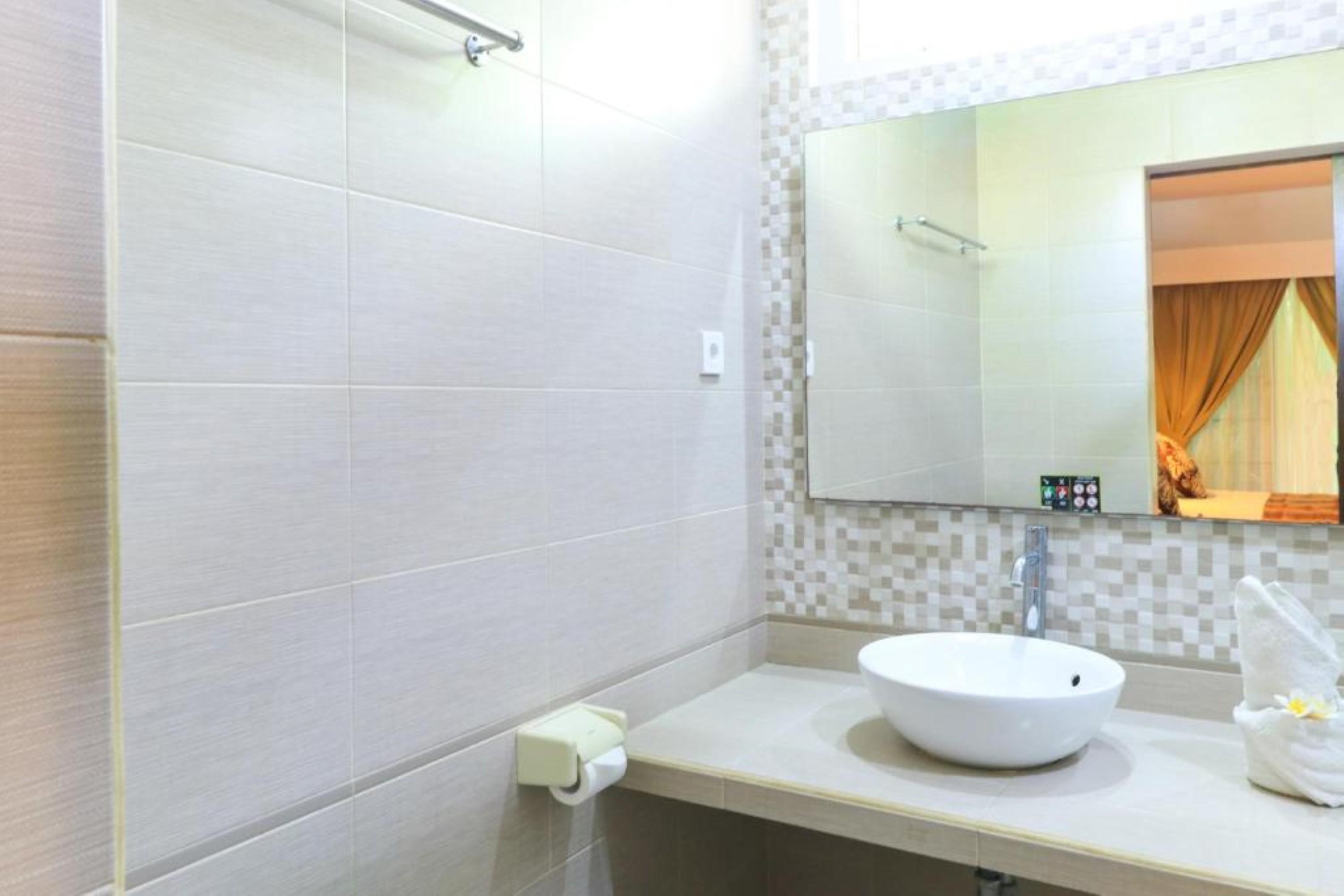 Ayu Lili Garden Hotel Kuta Кута Экстерьер фото
