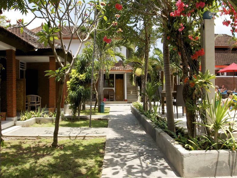 Ayu Lili Garden Hotel Kuta Кута Экстерьер фото