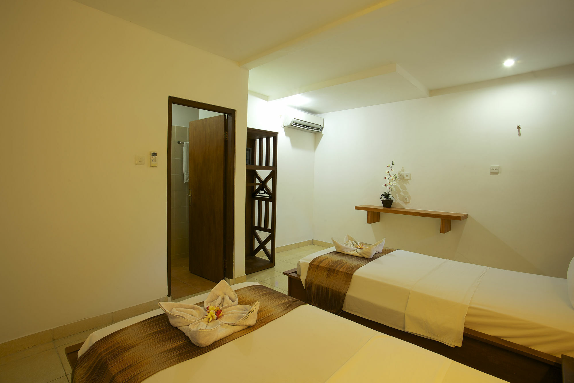 Ayu Lili Garden Hotel Kuta Кута Экстерьер фото
