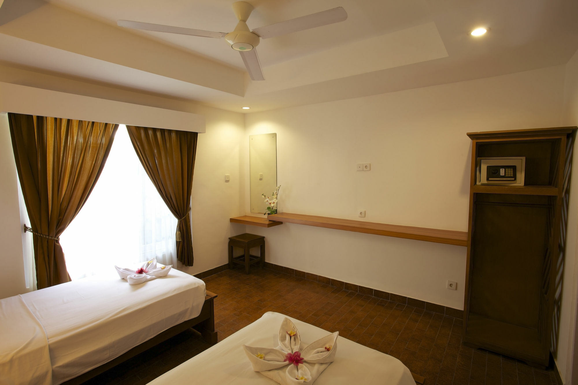 Ayu Lili Garden Hotel Kuta Кута Экстерьер фото