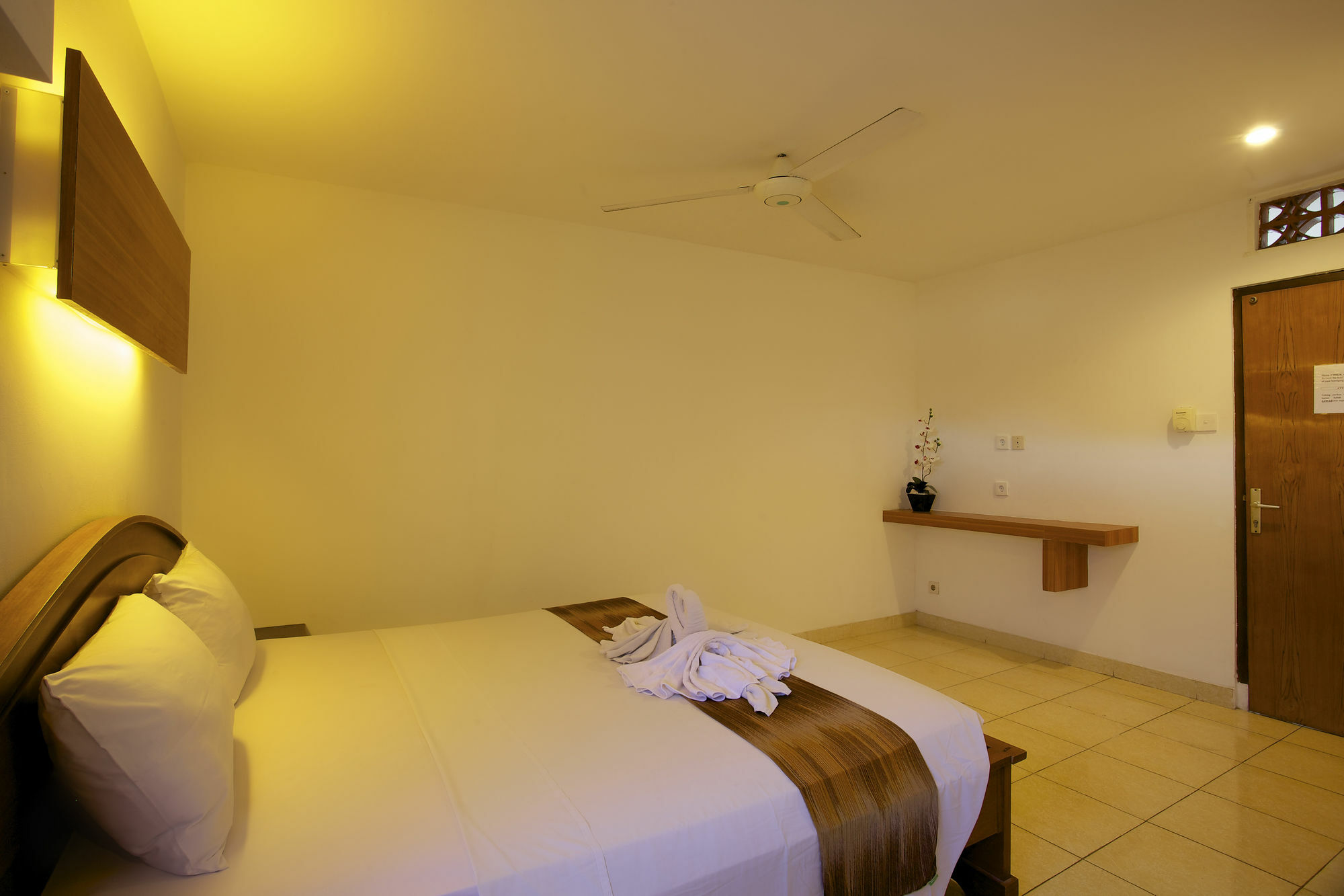 Ayu Lili Garden Hotel Kuta Кута Экстерьер фото