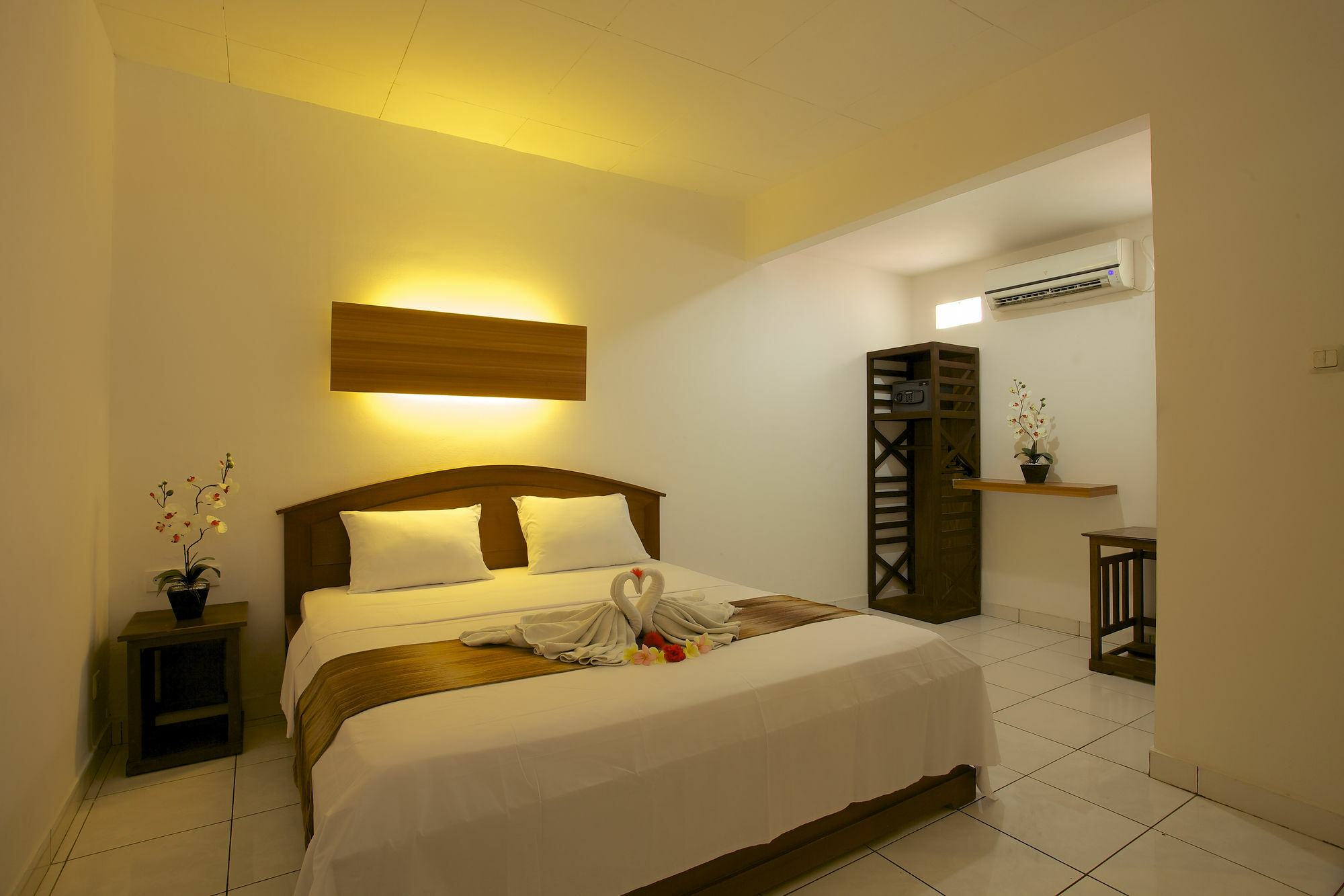 Ayu Lili Garden Hotel Kuta Кута Экстерьер фото